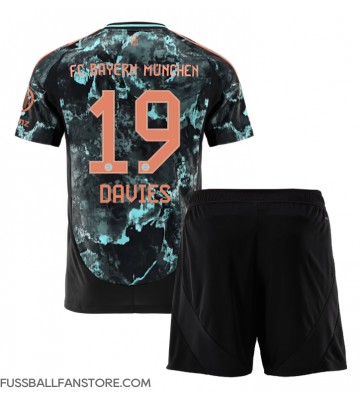 Bayern Munich Alphonso Davies #19 Replik Auswärtstrikot Kinder 2024-25 Kurzarm (+ Kurze Hosen)